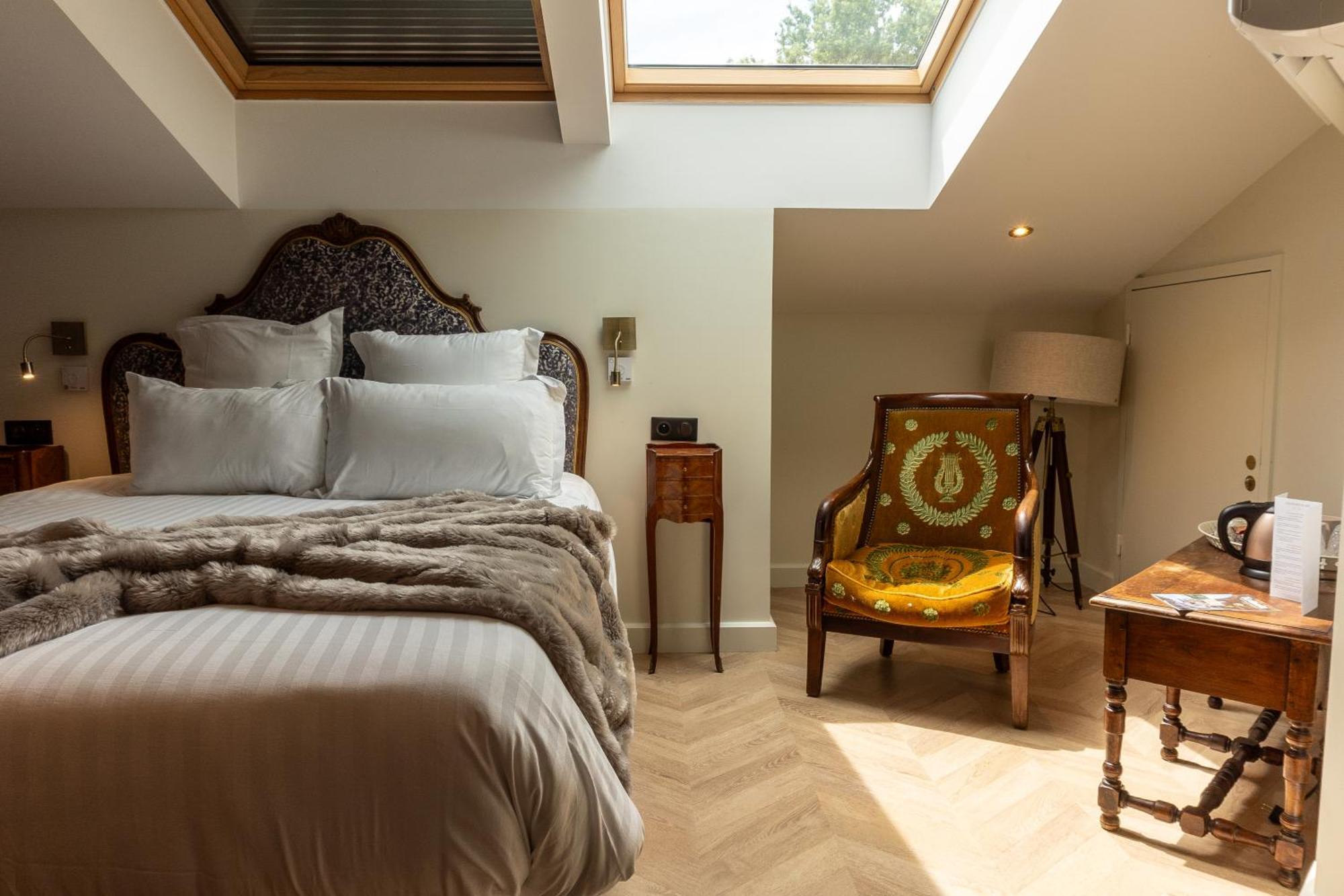 Castel Bois Marie, Maison D'Hotes Montauban Exterior foto A bedroom at The Old Bank Hotel
