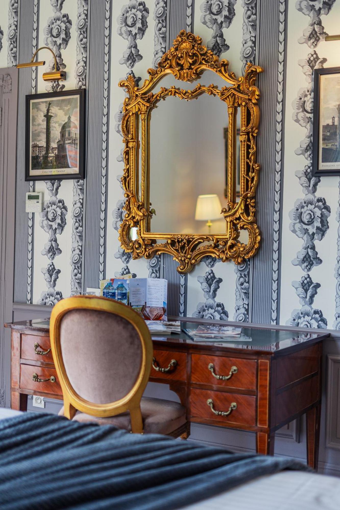 Castel Bois Marie, Maison D'Hotes Montauban Exterior foto A dressing table